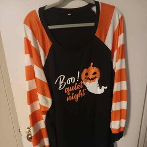 Woman's Fall. Halloween top orange, white and black 26 W